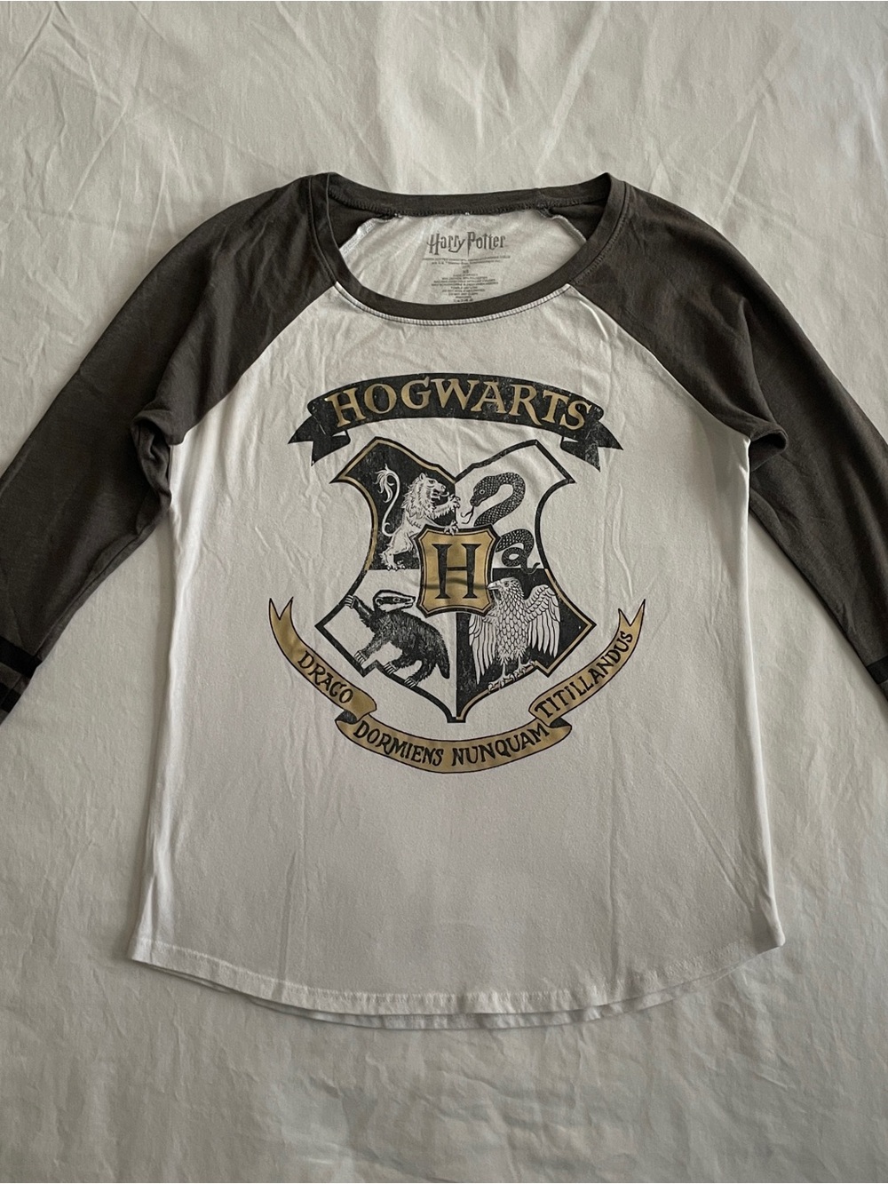 Warner Bros. Harry Potter Hogwarts Crest Raglan Tee 3/4 Sleeves - White & Black